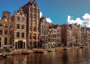 Amsterdam – City on Water and Diamonds